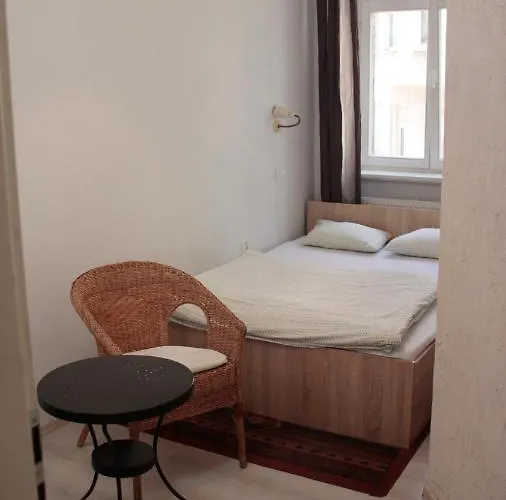 Pit Stop אכסניה *