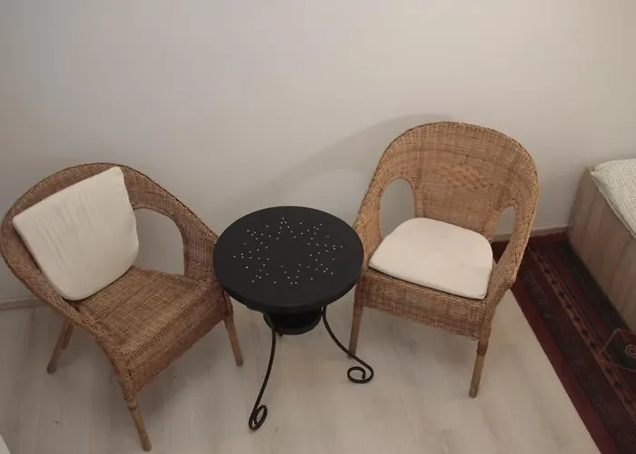 Pit Stop אכסניה *