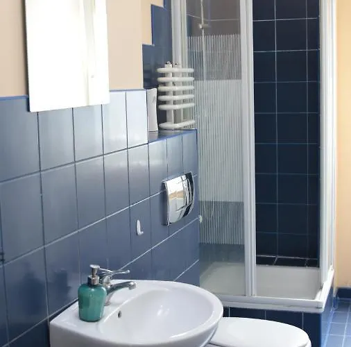 Pit Stop אכסניה *